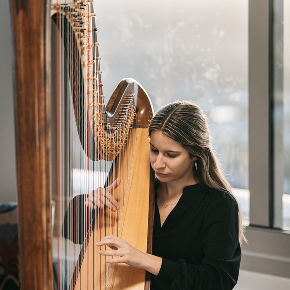 Meet your Posher, Lauren - Picture 3 of 9